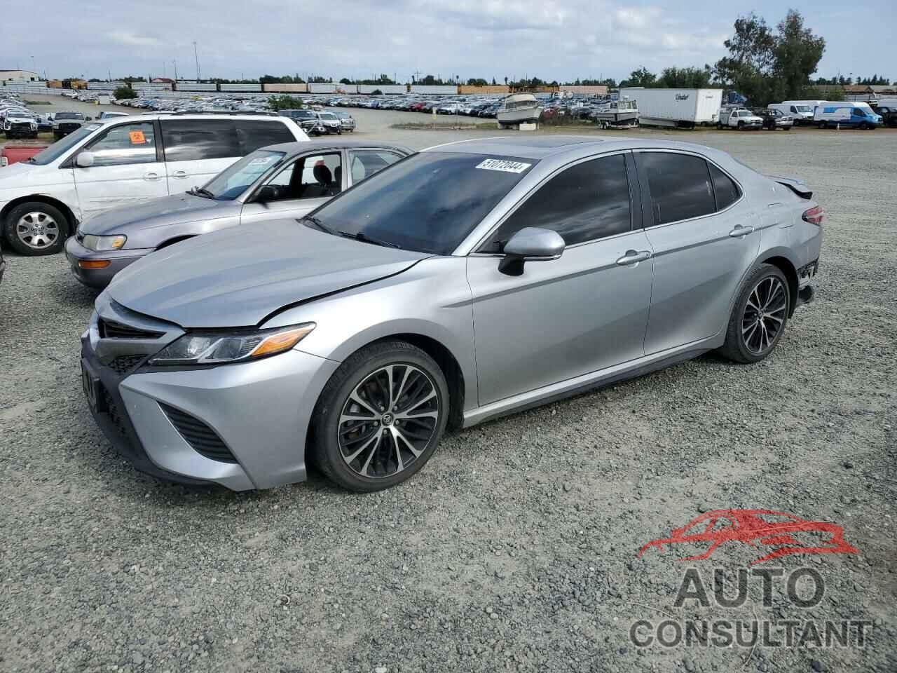 TOYOTA CAMRY 2018 - 4T1B11HKXJU045700