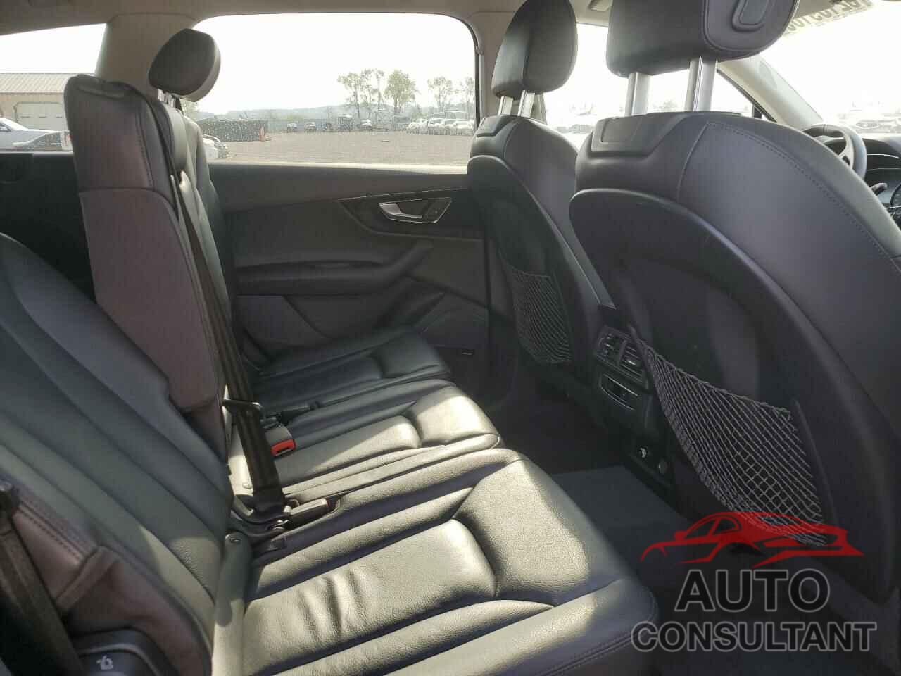 AUDI Q7 2018 - WA1LAAF70JD005465