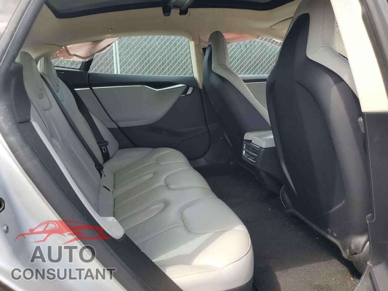 TESLA MODEL S 2012 - 5YJSA1CN2CFP03107