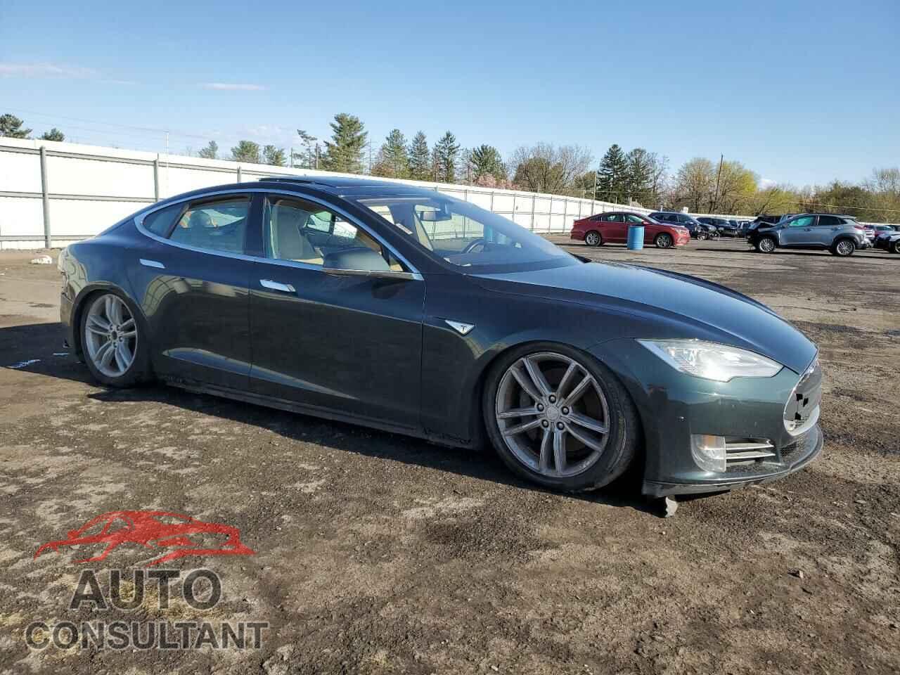 TESLA MODEL S 2013 - 5YJSA1CP1DFP10584