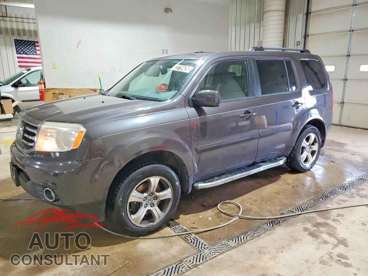 HONDA PILOT 2013 - 5FNYF4H50DB004792