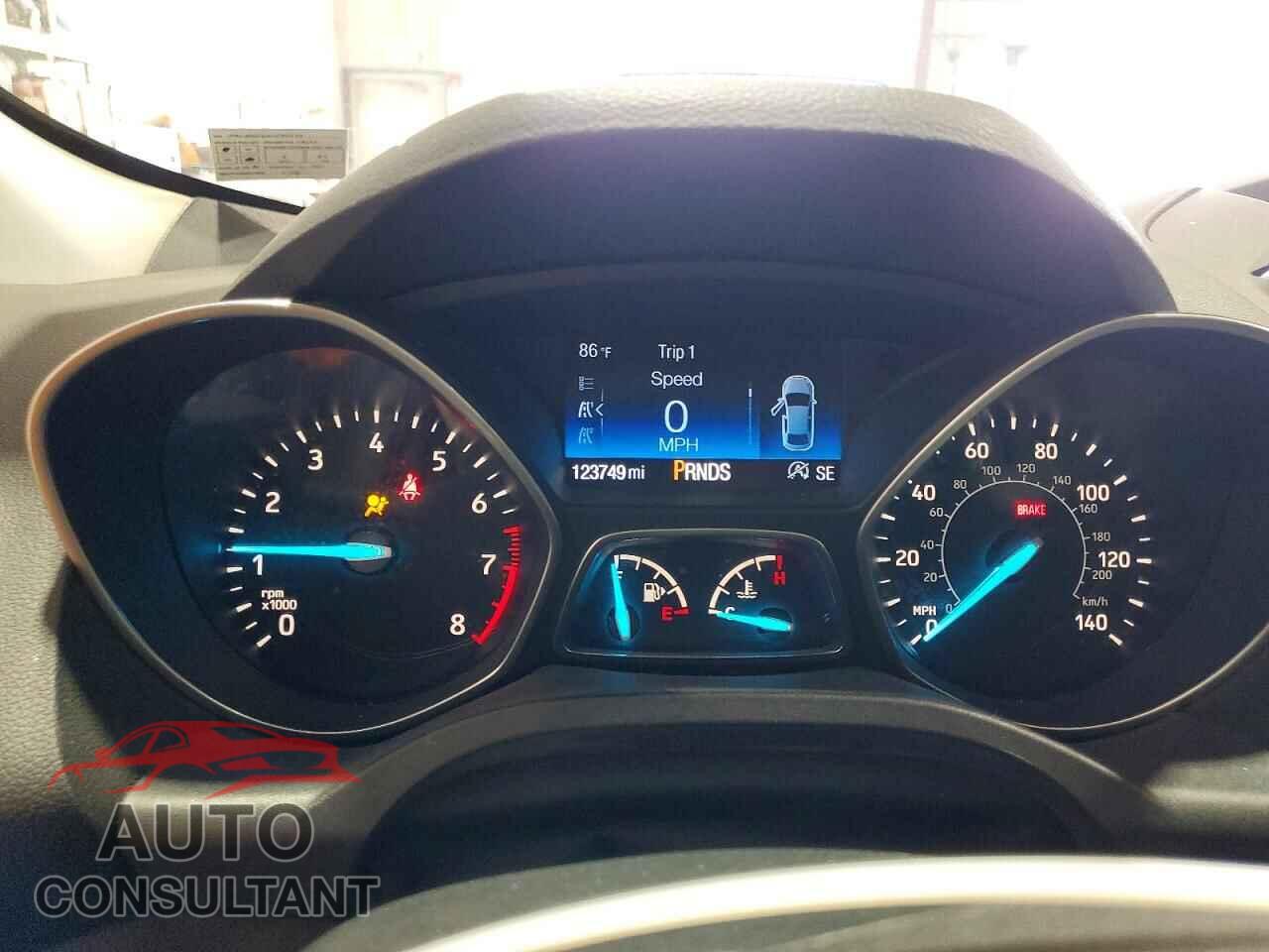 FORD ESCAPE 2017 - 1FMCU0GDXHUD35275