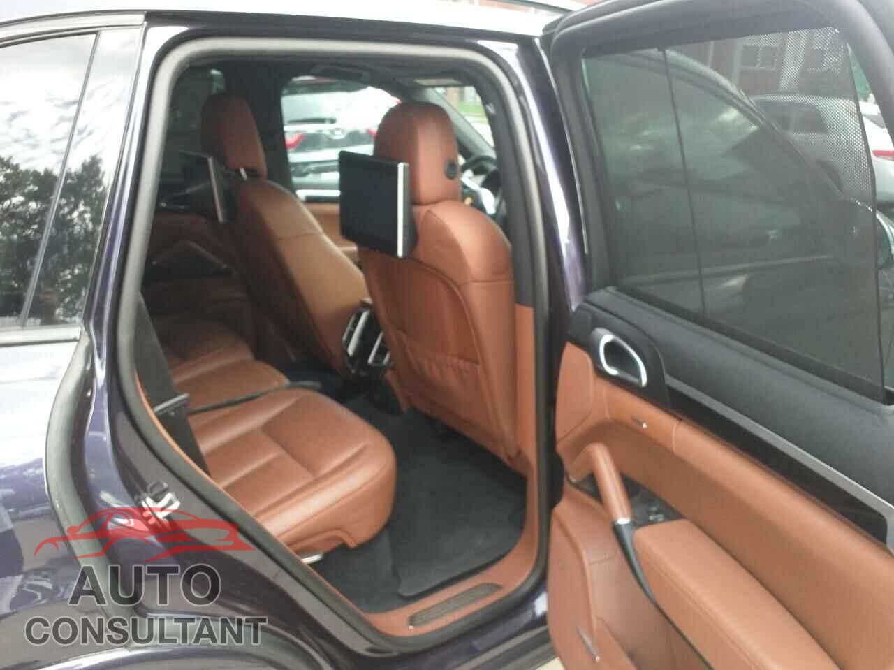 PORSCHE CAYENNE 2017 - WP1AA2A21HKA91856