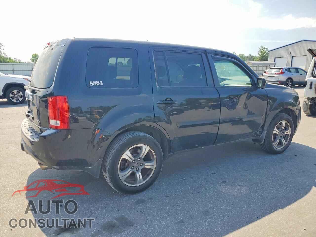 HONDA PILOT 2015 - 5FNYF3H32FB013554