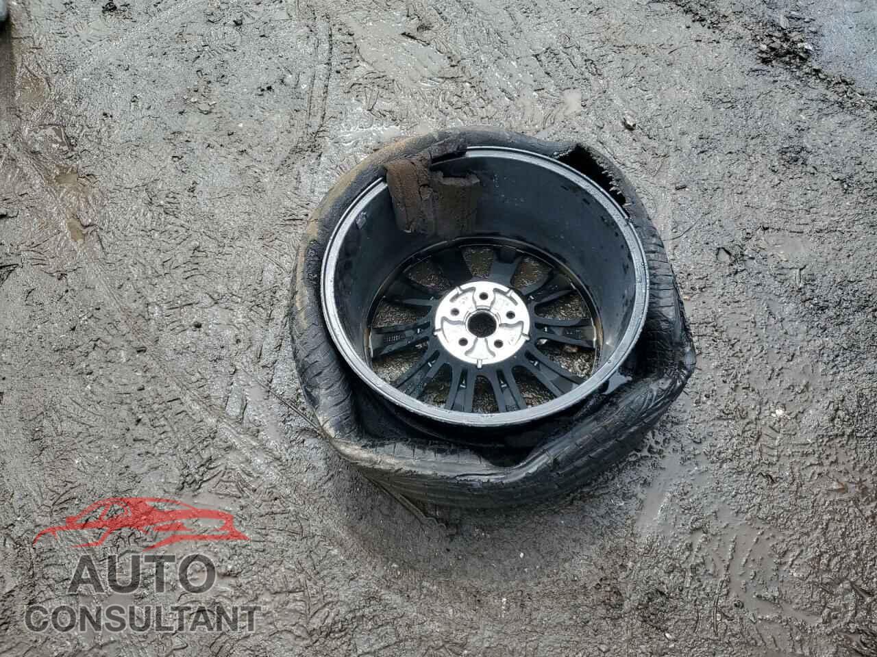 TESLA MODEL Y 2023 - 7SAYGDEE2PA073327