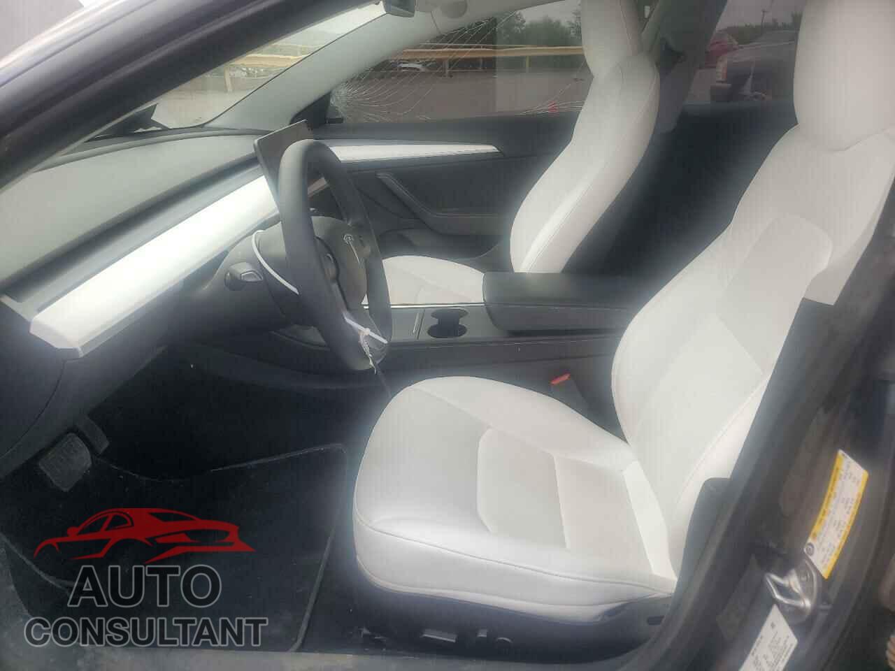 TESLA MODEL 3 2021 - 5YJ3E1EB3MF082571
