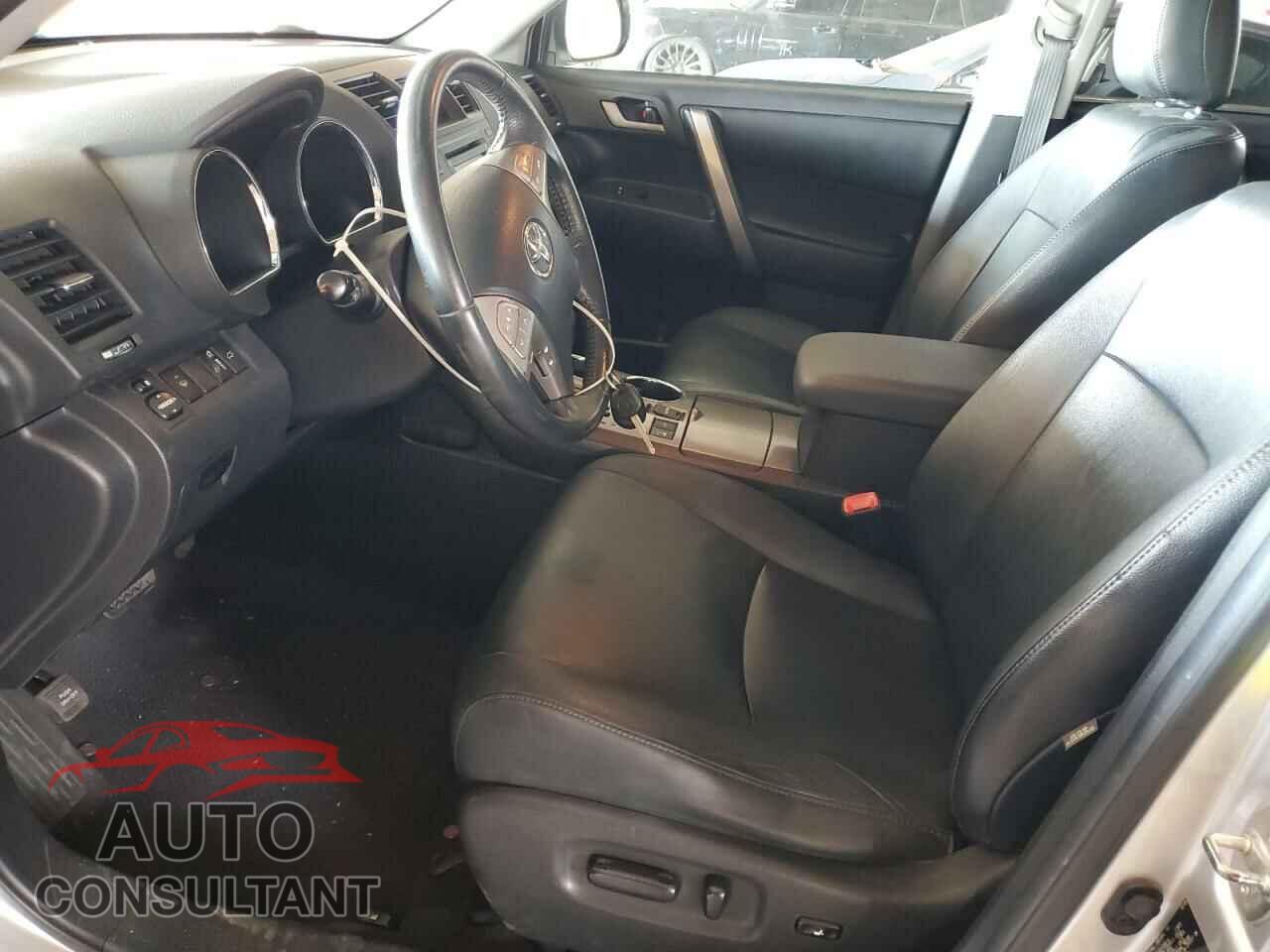 TOYOTA HIGHLANDER 2010 - 5TDEK3EH2AS007773