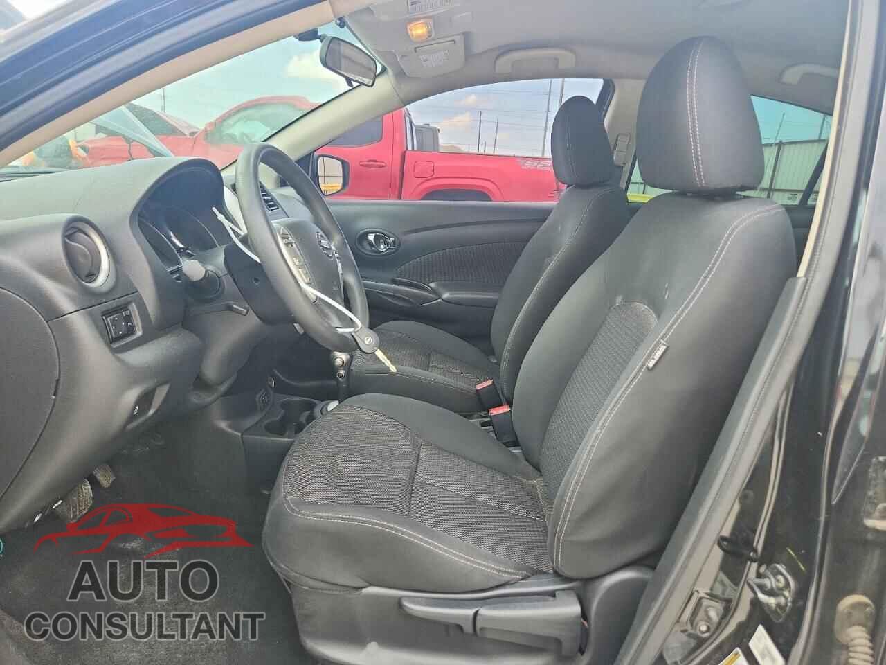NISSAN VERSA 2019 - 3N1CN7AP3KL811500
