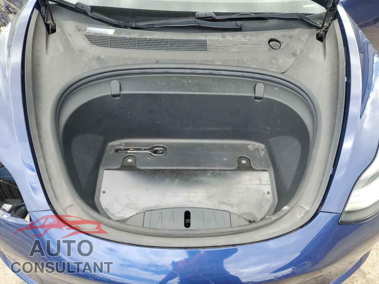 TESLA MODEL 3 2018 - 5YJ3E1EB4JF099830