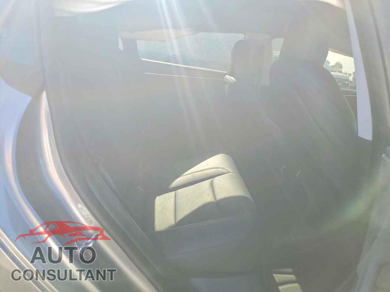 TESLA MODEL 3 2025 - 5YJ3E1EB3SF927285