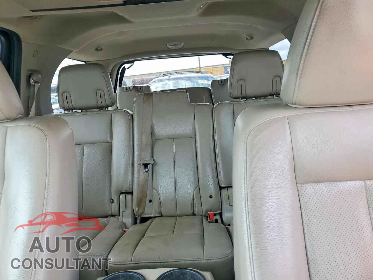 FORD EXPEDITION 2010 - 1FMJU2A59AEA00416
