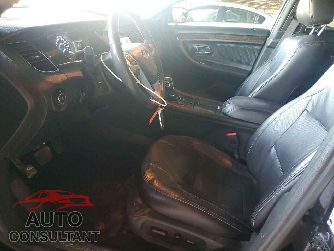 FORD TAURUS 2018 - 1FAHP2F87JG133473
