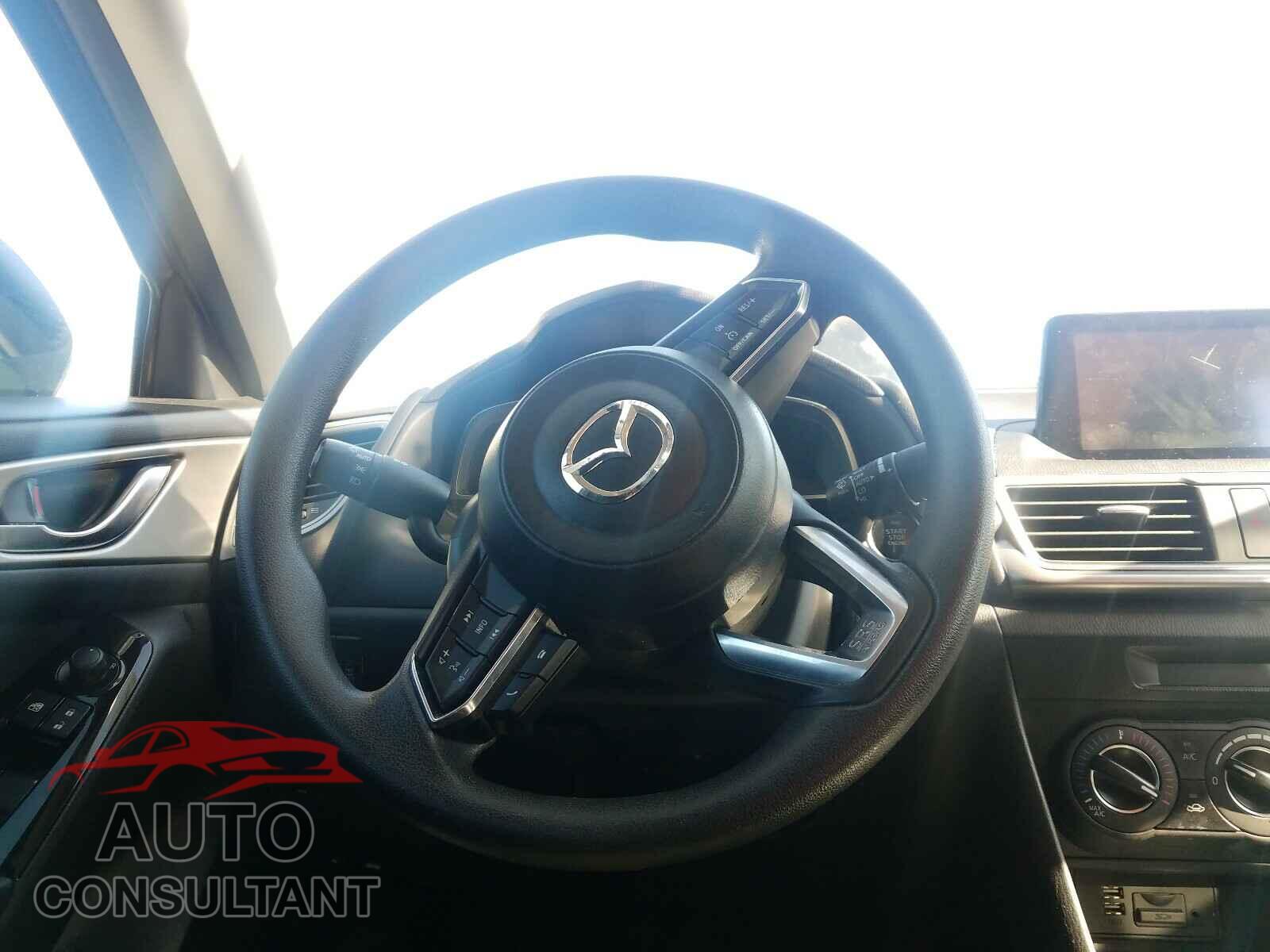MAZDA 3 2017 - 3MZBN1U71HM133346