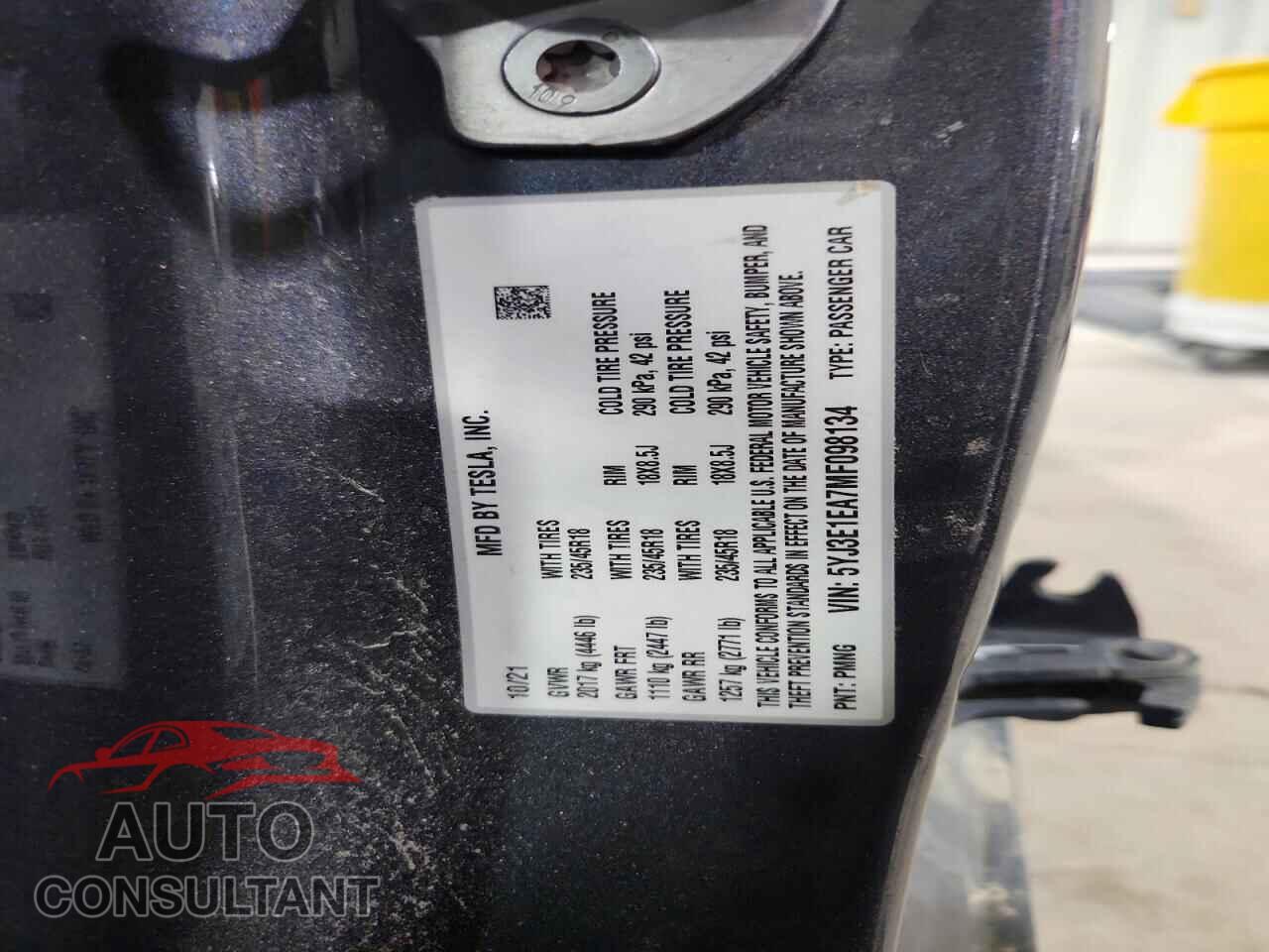 TESLA MODEL 3 2021 - 5YJ3E1EA7MF098134