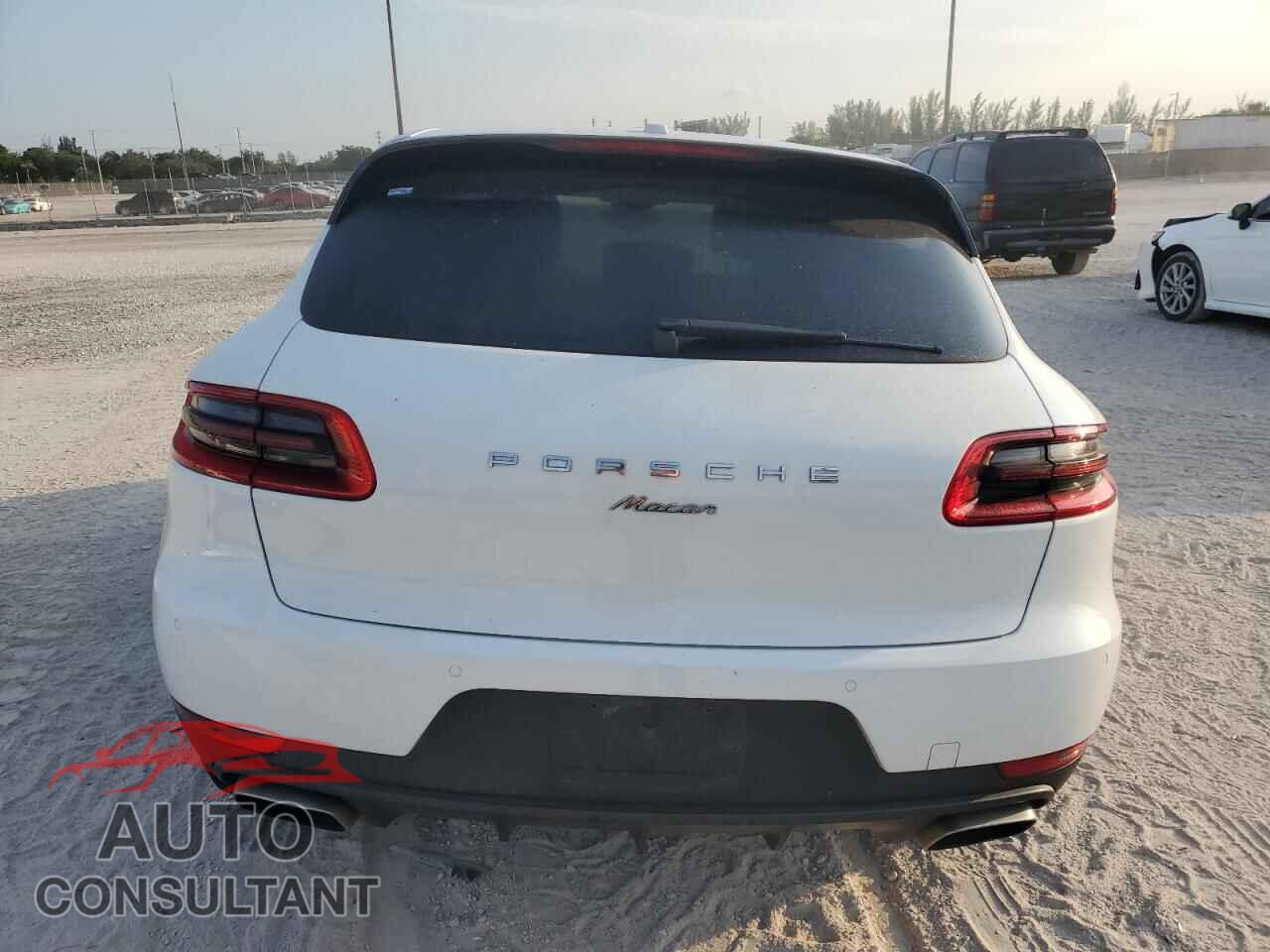 PORSCHE MACAN 2017 - WP1AA2A5XHLB82015