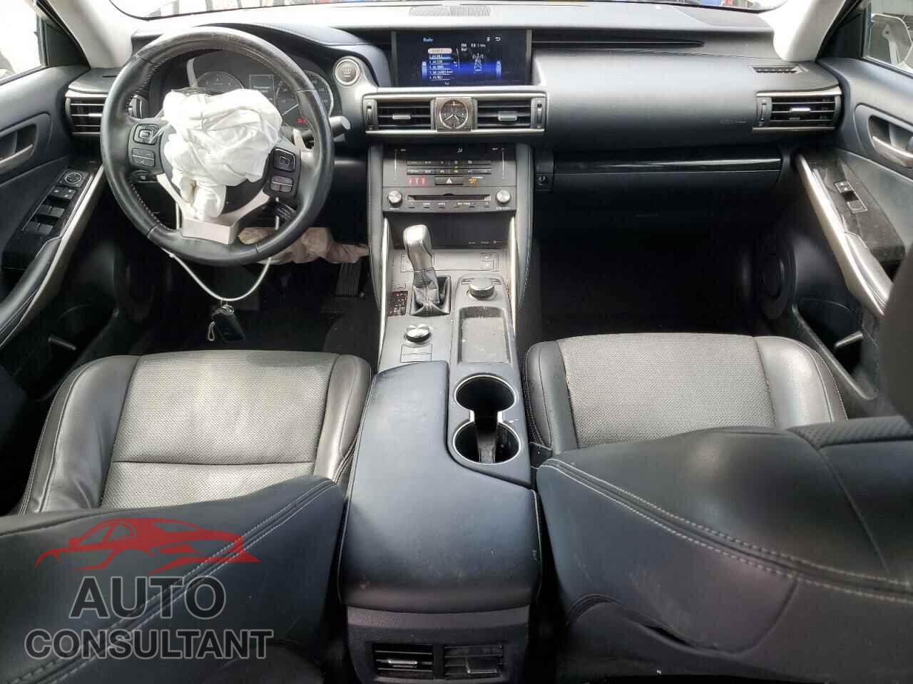 LEXUS IS 2018 - JTHC81D24J5030385