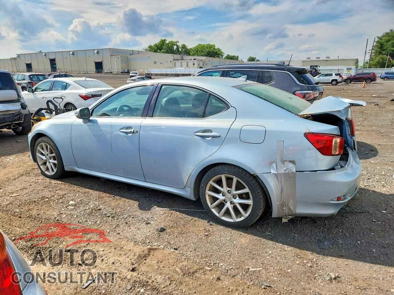LEXUS IS 2011 - JTHCF5C25B5045834
