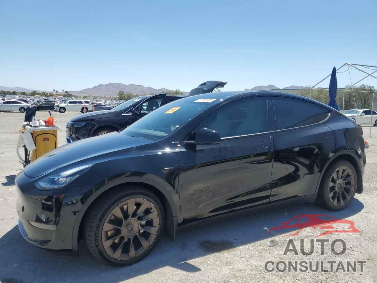 TESLA MODEL Y 2021 - 5YJYGAEEXMF304033