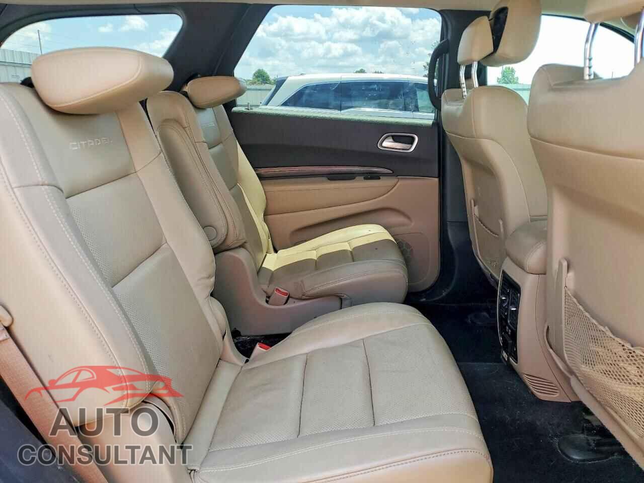 DODGE DURANGO 2018 - 1C4SDHET2JC247874