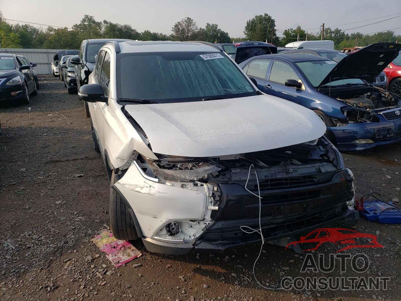 MITSUBISHI OUTLANDER 2018 - JA4AZ3A37JZ018846