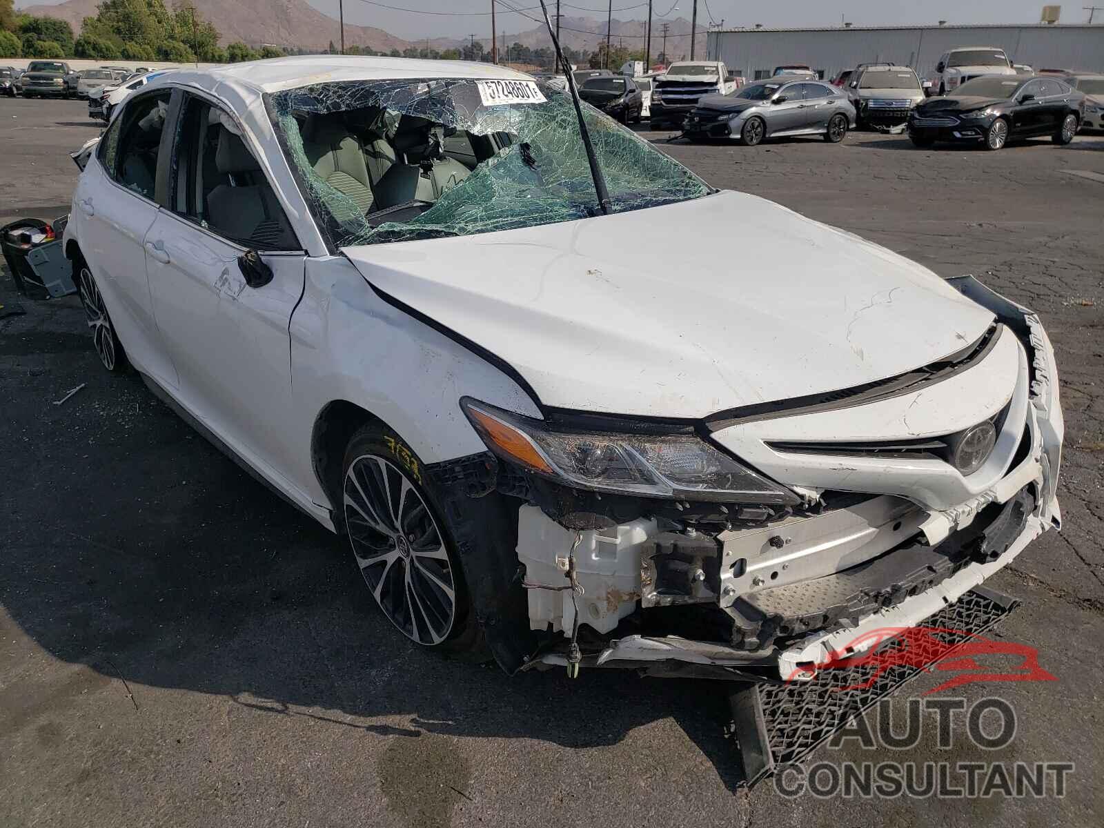 TOYOTA CAMRY 2018 - 4T1B11HK4JU607638