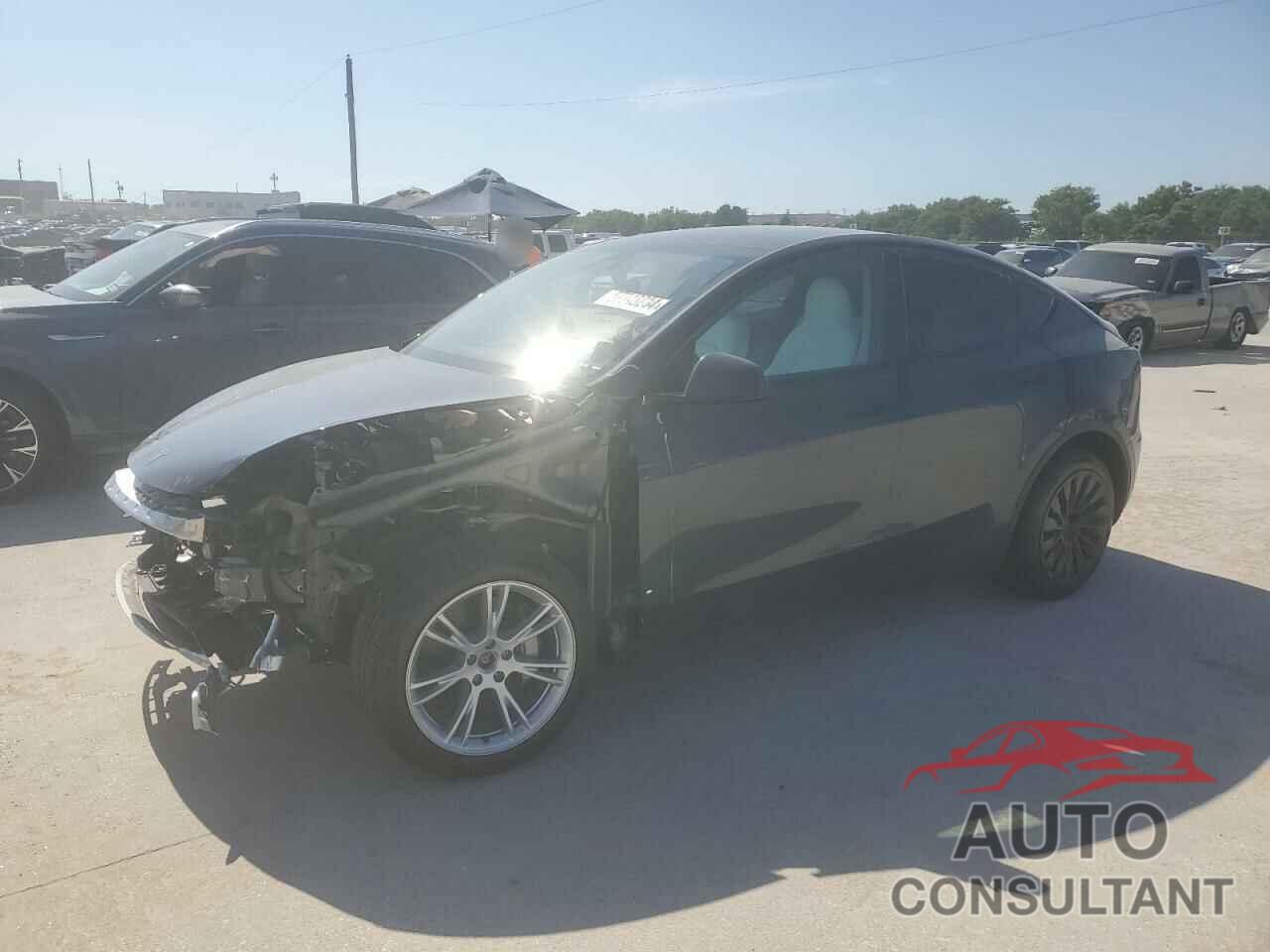 TESLA MODEL Y 2024 - 7SAYGDEE0RA242358