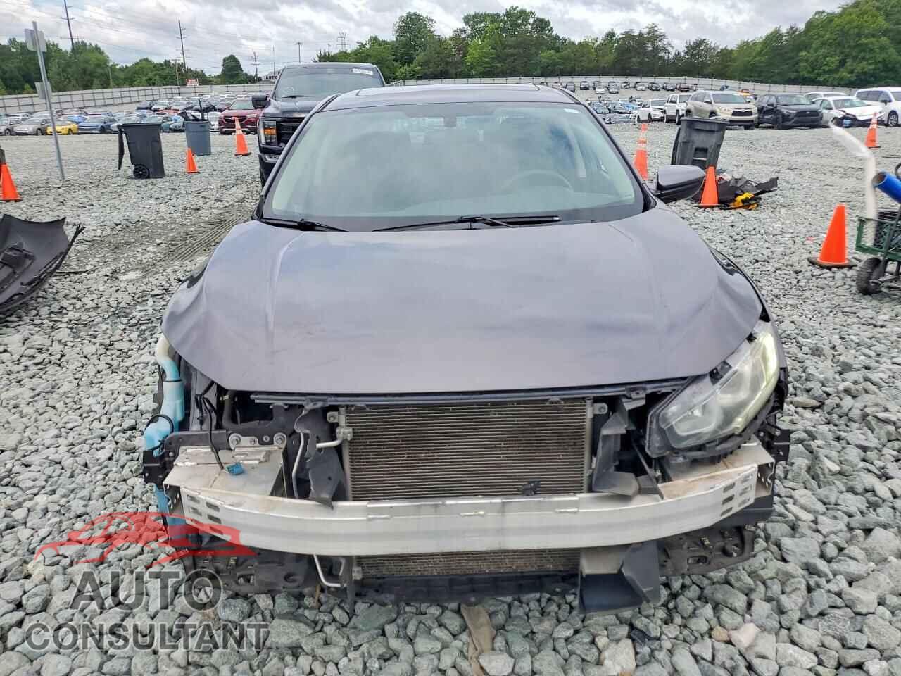 HONDA CIVIC 2018 - 2HGFC2F74JH547577
