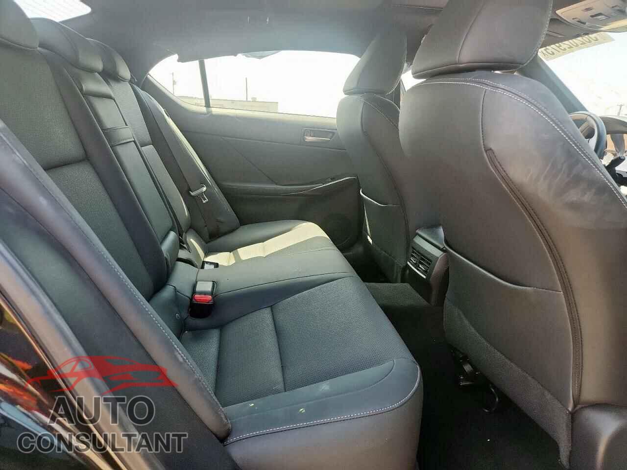 LEXUS IS 2021 - JTHCA1D21M5117945