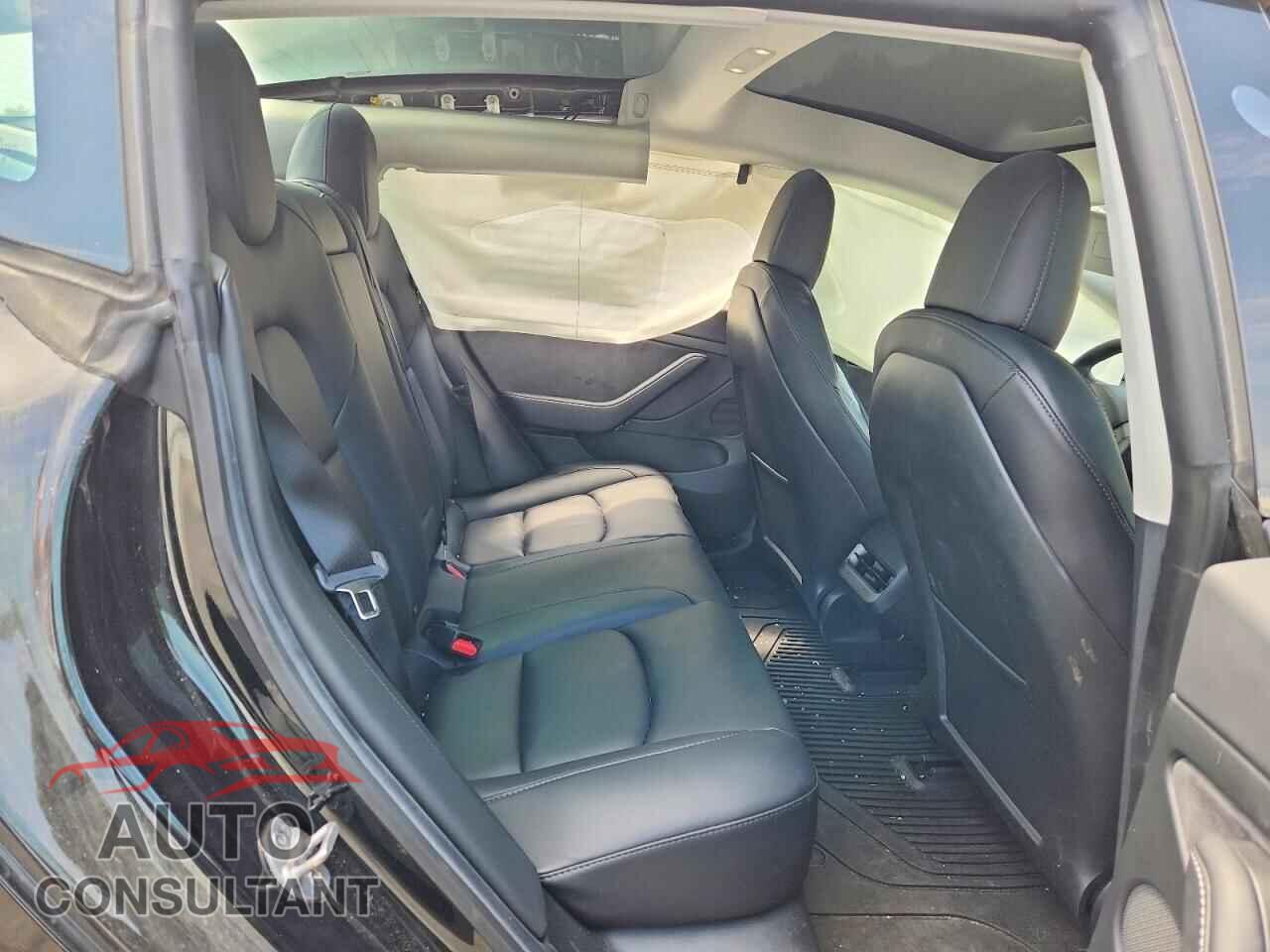 TESLA MODEL 3 2021 - 5YJ3E1EA4MF045956