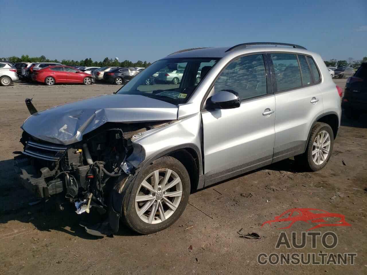 VOLKSWAGEN TIGUAN 2017 - WVGBV7AX0HK043702