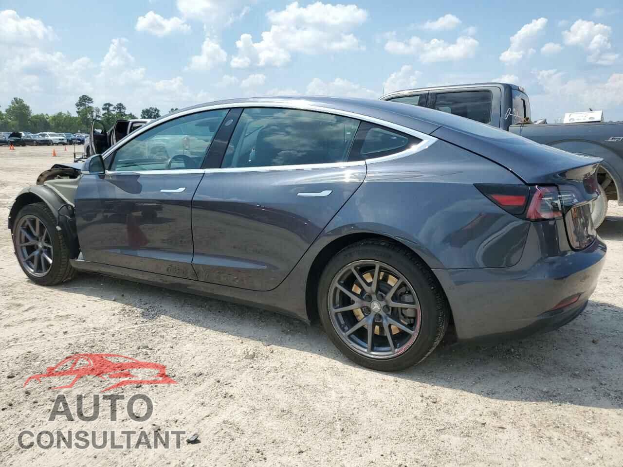 TESLA MODEL 3 2017 - 5YJ3E1EAXHF000901