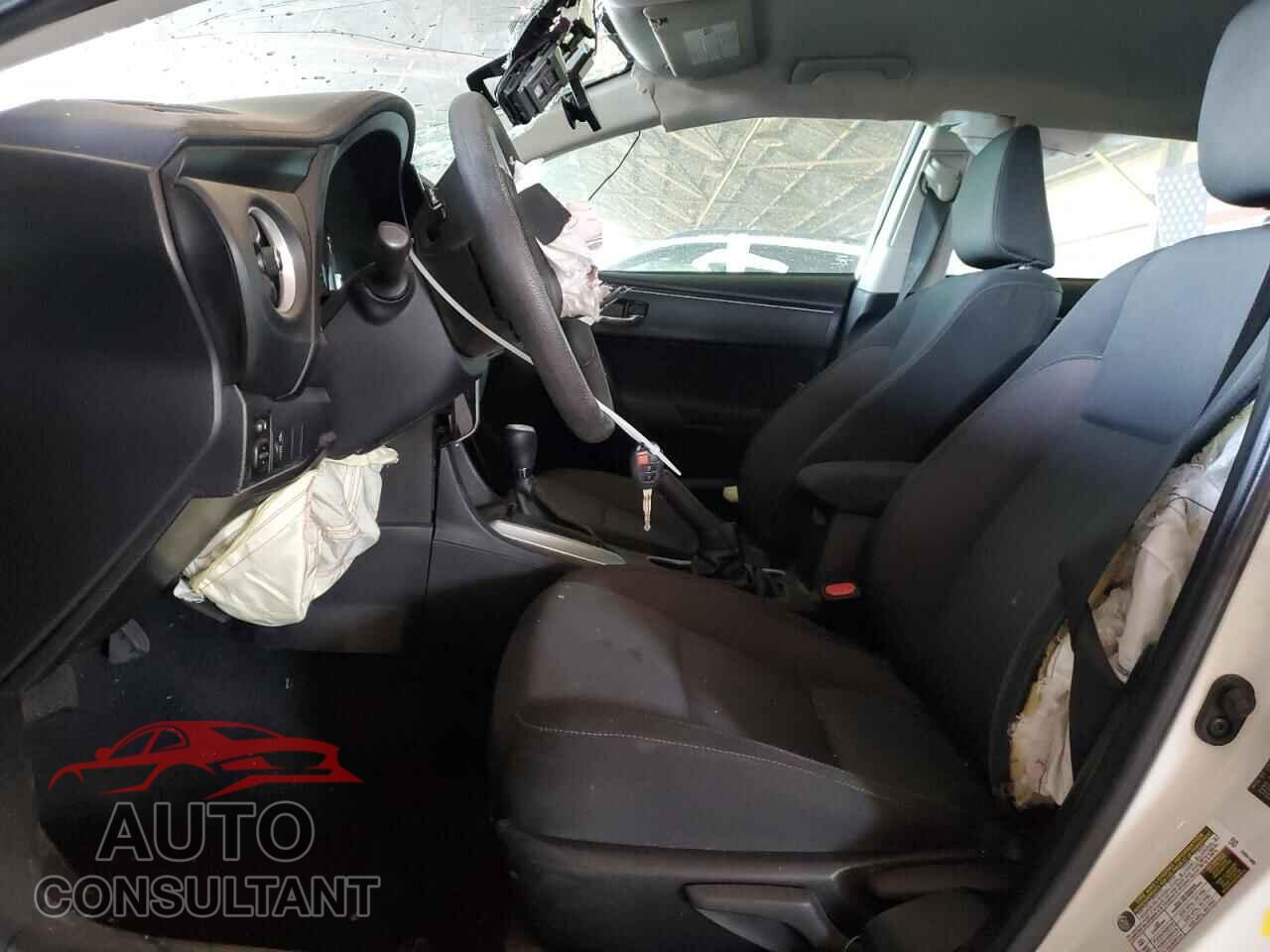 TOYOTA COROLLA 2018 - 5YFBURHE6JP825419