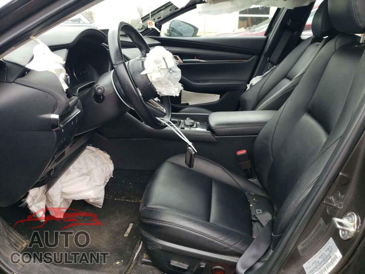 MAZDA 3 2019 - JM1BPBDM7K1123661
