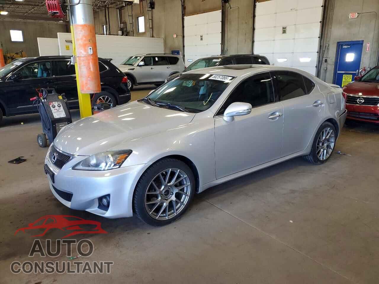 LEXUS IS 2012 - JTHCF5C22C5056100
