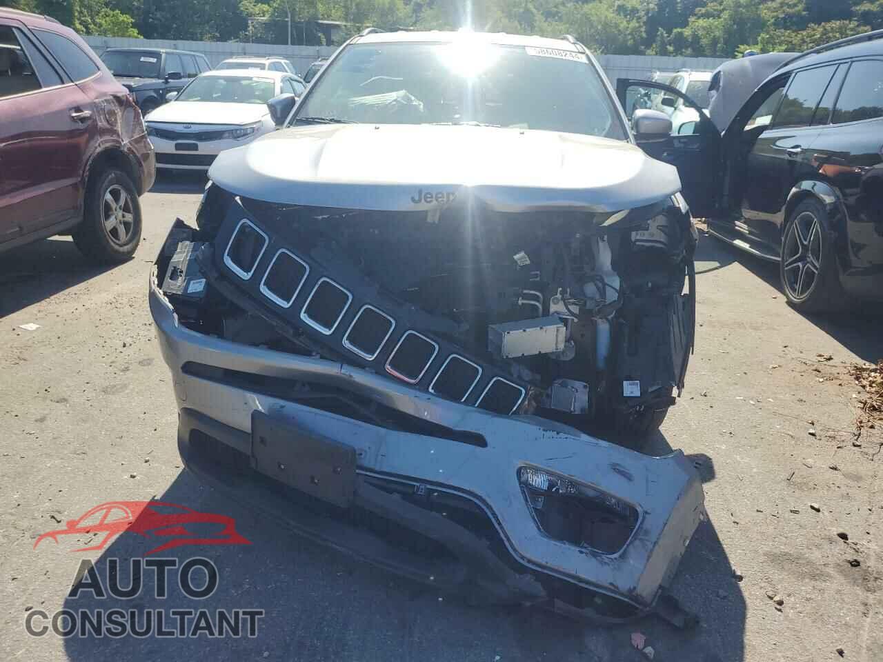 JEEP COMPASS 2018 - 3C4NJDBB4JT314151