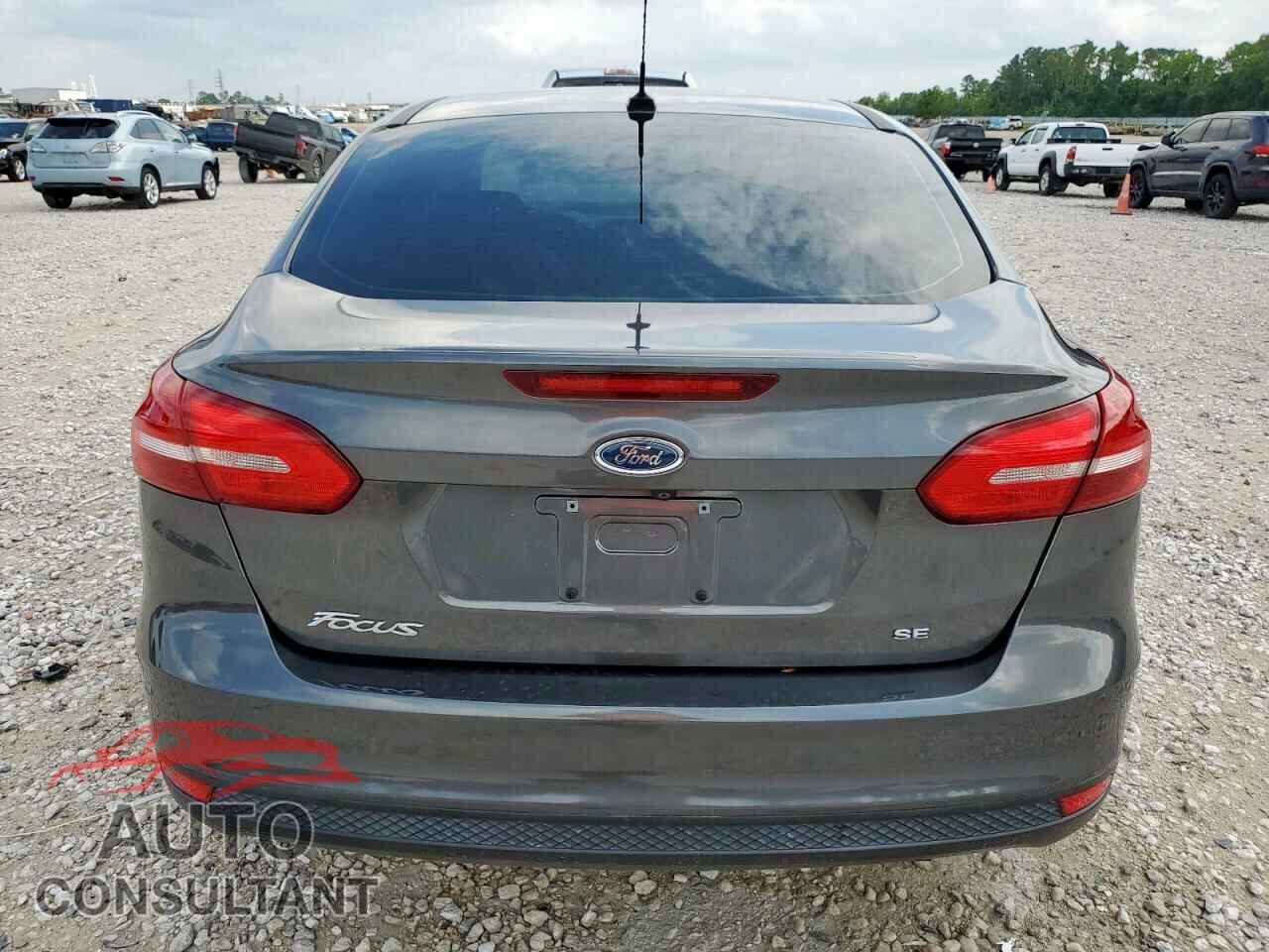 FORD FOCUS 2017 - 1FADP3F22HL303420