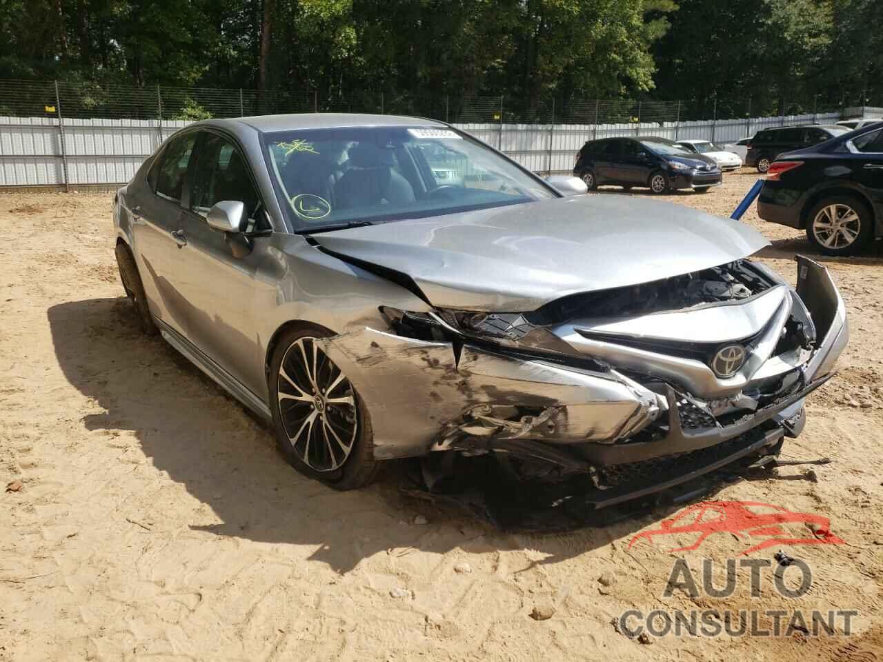 TOYOTA CAMRY 2018 - 4T1B11HK5JU056314