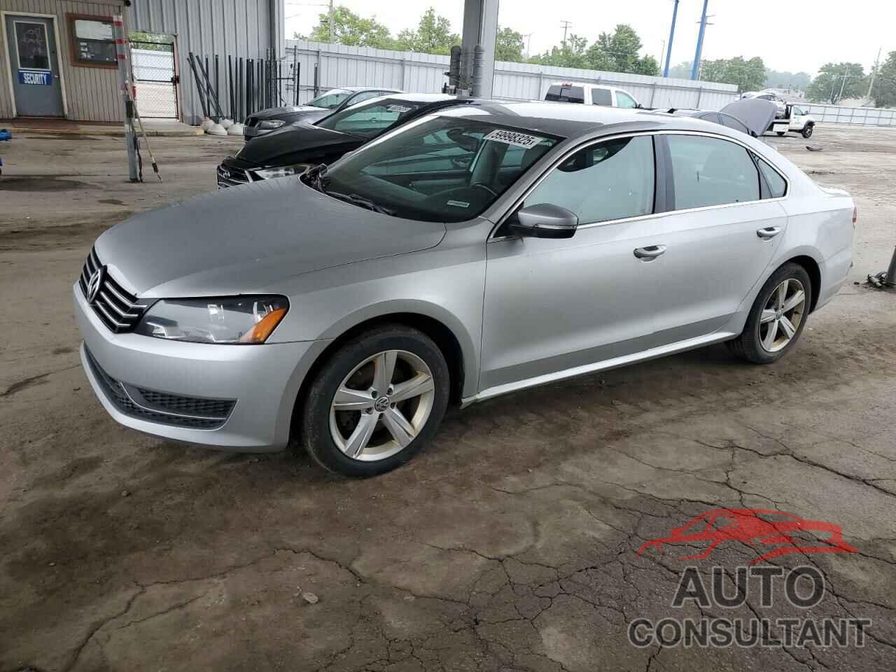 VOLKSWAGEN PASSAT 2013 - 1VWBH7A35DC118033