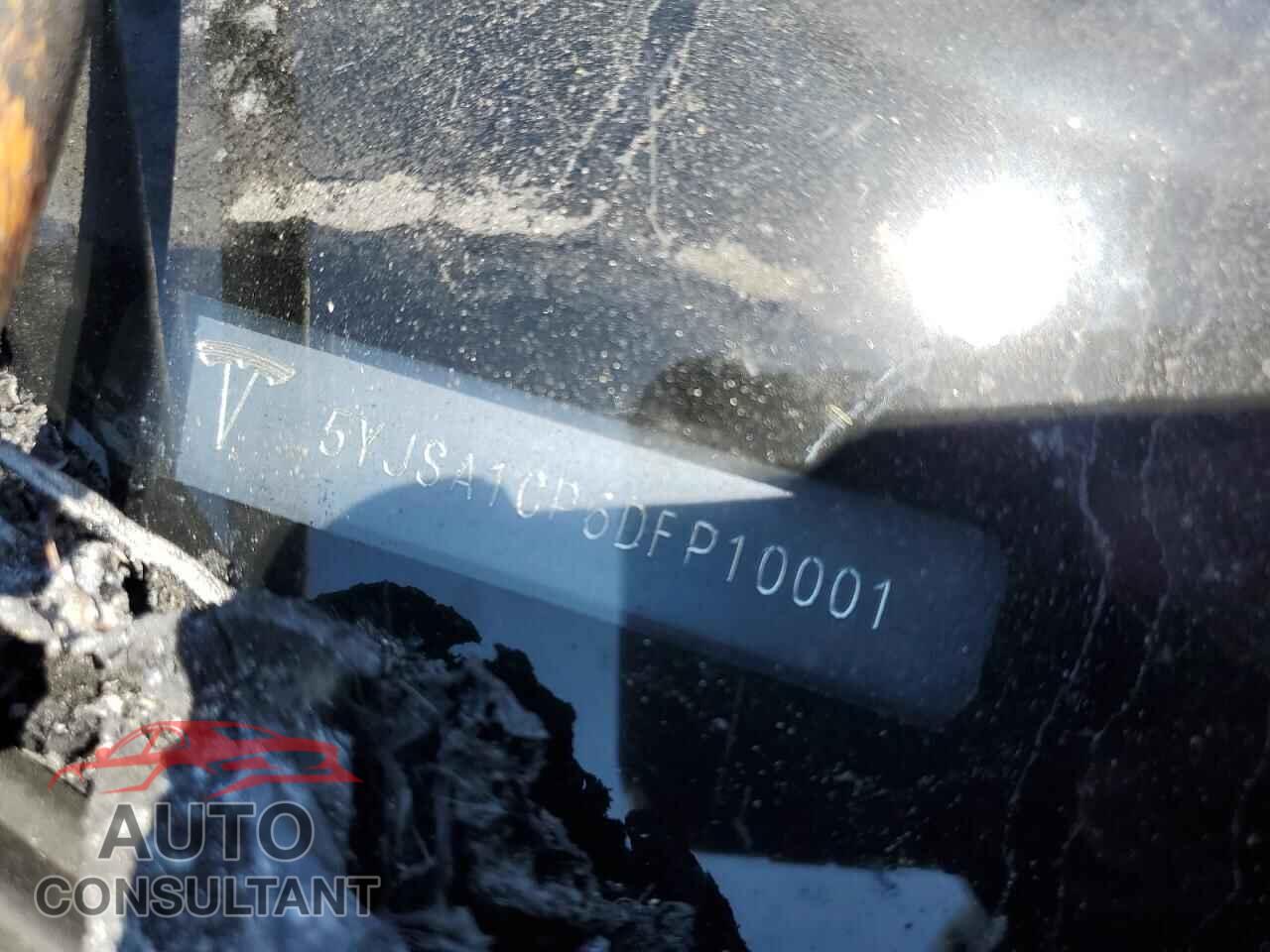 TESLA MODEL S 2013 - 5YJSA1CP6DFP10001