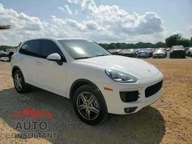 PORSCHE CAYENNE 2016 - WP1AA2A26GLA09807