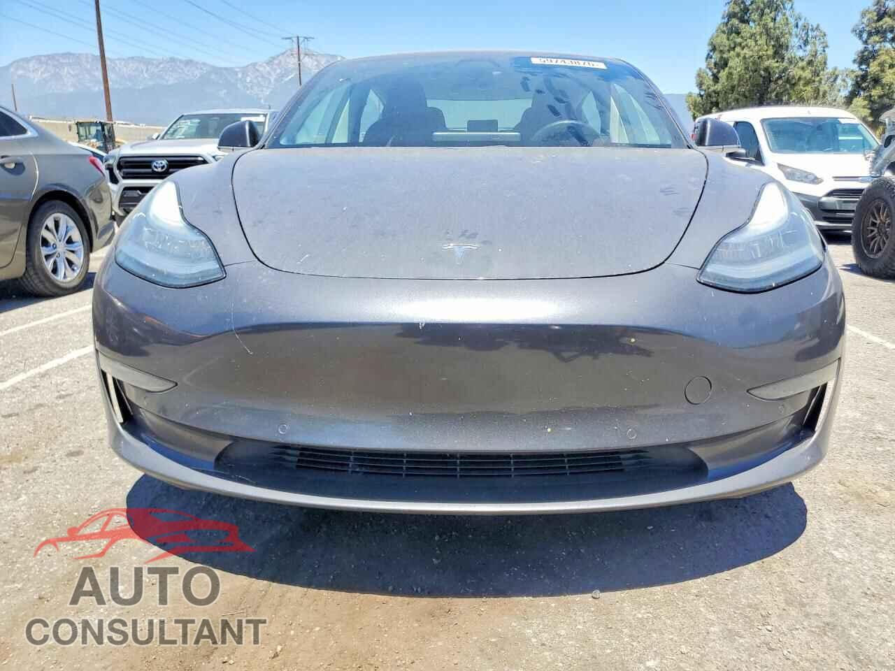 TESLA MODEL 3 2018 - 5YJ3E1EAXJF059176