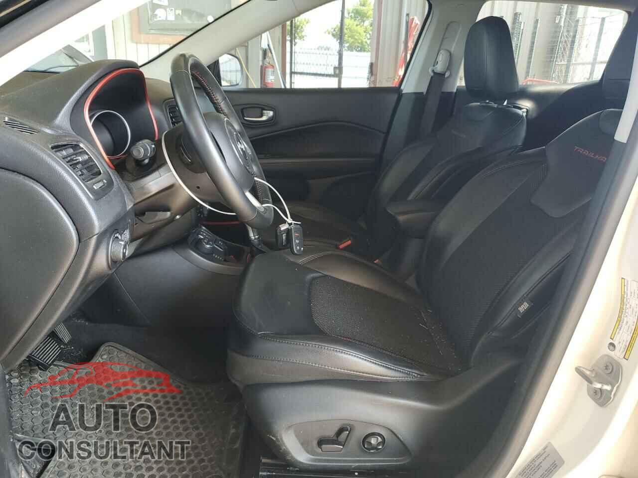 JEEP COMPASS 2018 - 3C4NJDDB3JT129652