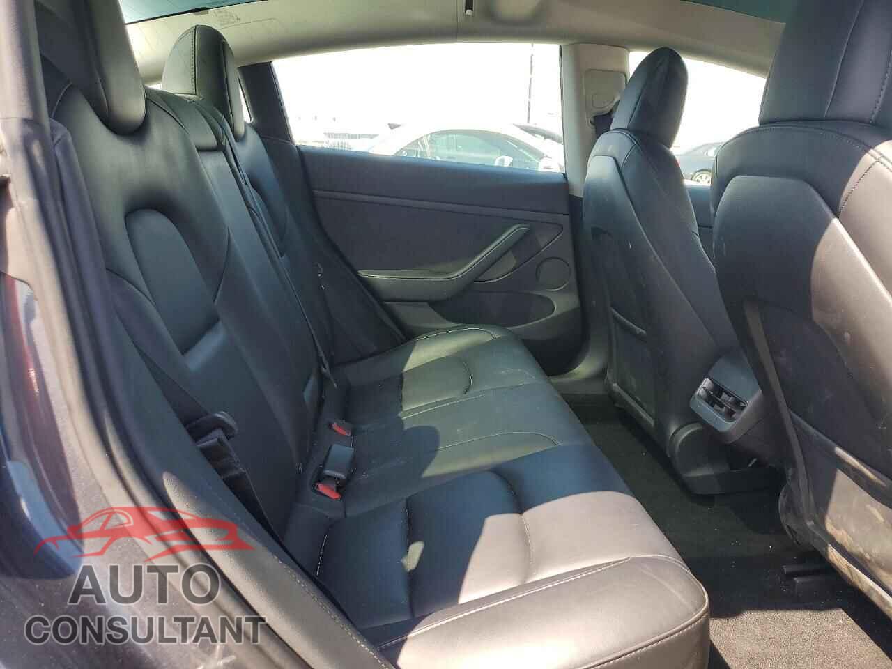 TESLA MODEL 3 2023 - 5YJ3E1EAXPF433018