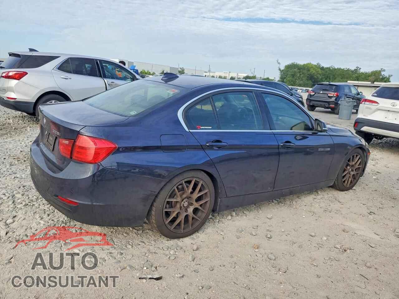 BMW 3 SERIES 2013 - WBA3B5C59DF592087