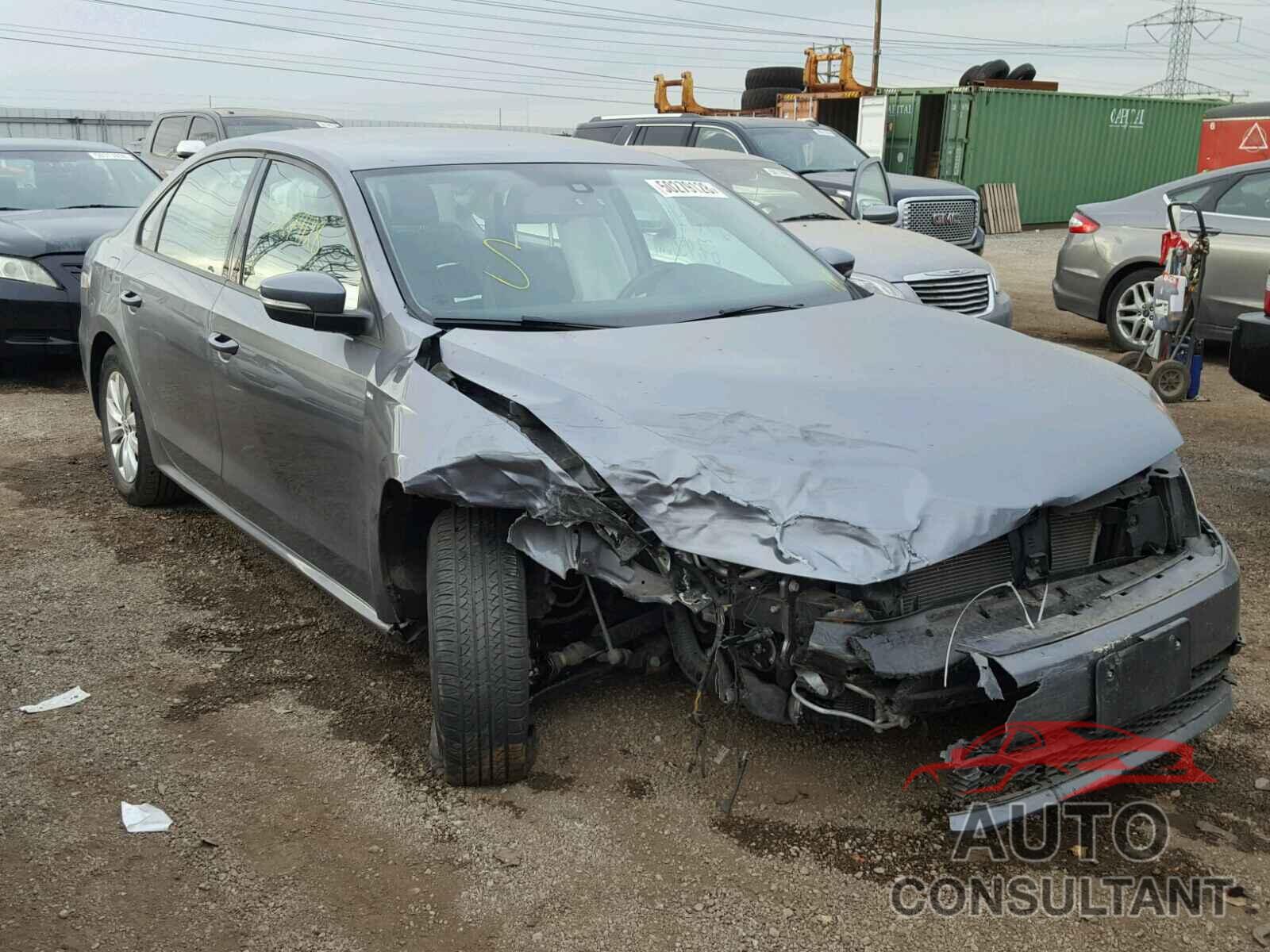 VOLKSWAGEN PASSAT 2015 - 1VWAT7A35FC017233