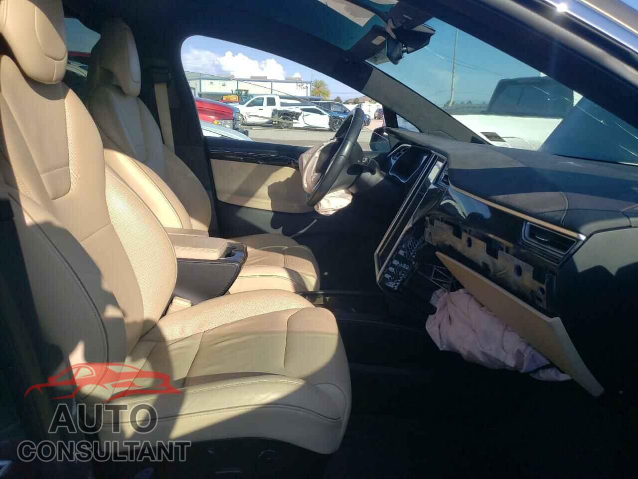 TESLA MODEL X 2016 - 5YJXCBE2XGF013331