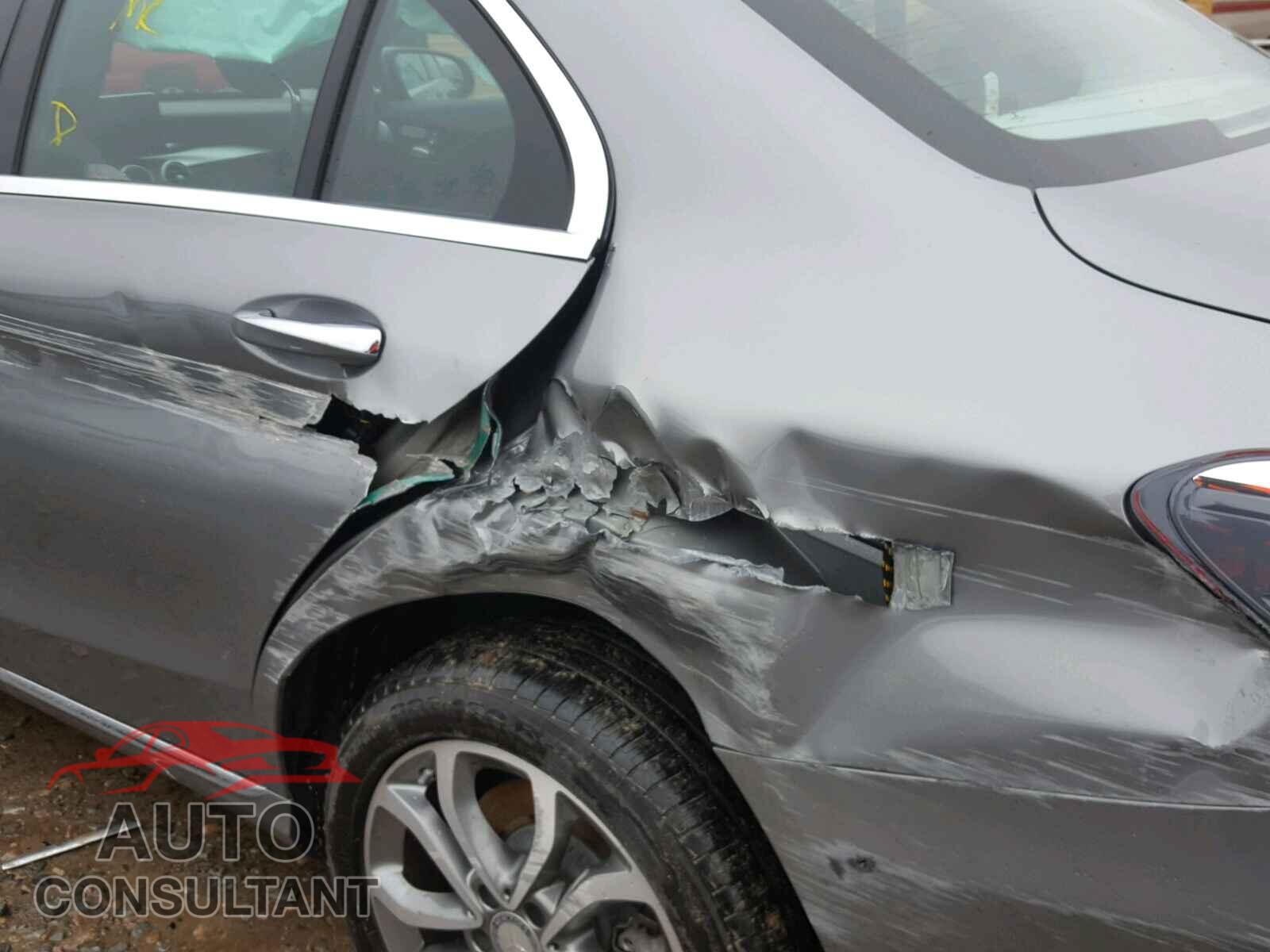 MERCEDES-BENZ C CLASS 2015 - 55SWF4KB7FU083692