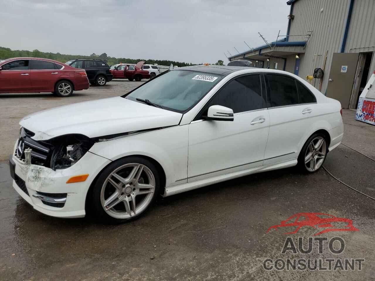 MERCEDES-BENZ C-CLASS 2013 - WDDGF4HB2DR278397