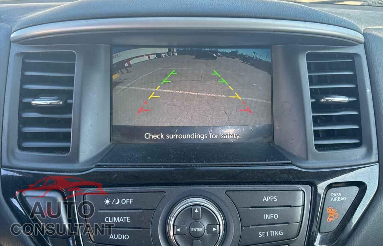 NISSAN PATHFINDER 2017 - 5N1DR2MM7HC691663
