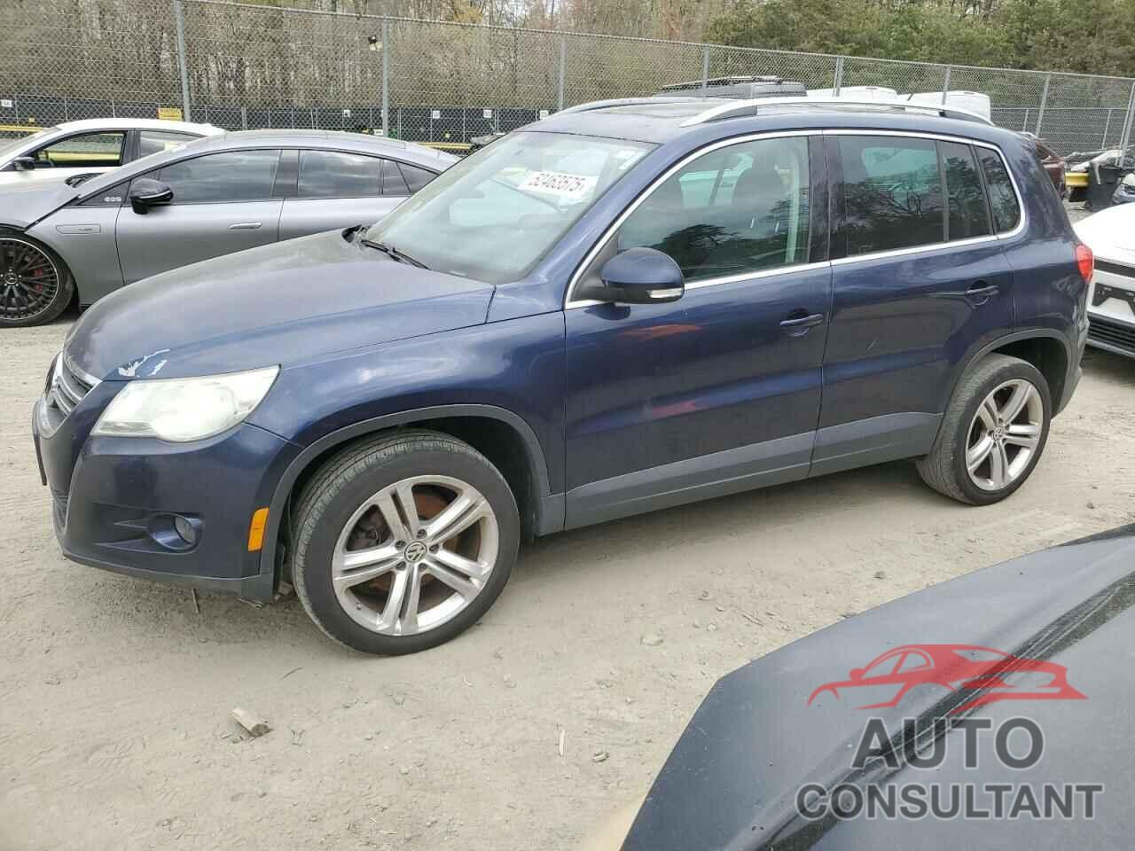 VOLKSWAGEN TIGUAN 2011 - WVGBV7AX8BW523969